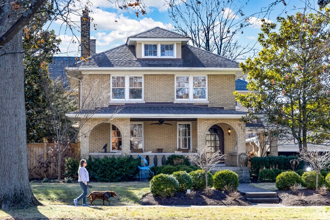 Mentelle neighborhoods are filled with spacious four-square homes built in the early 1900s.