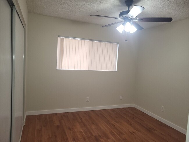 9121 Orion Ave unit F, North Hills, CA 91343 - photo 4