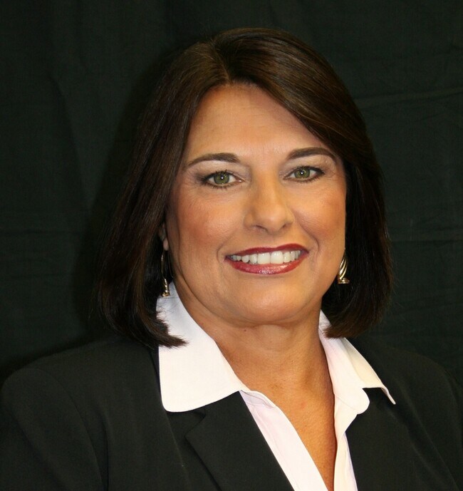 Julie Lamartina-Dinko