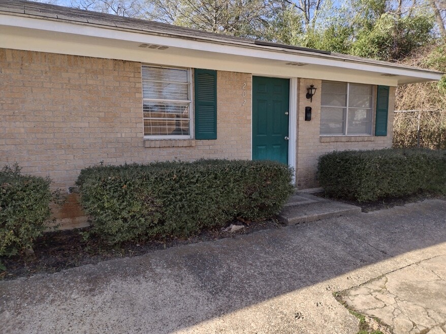 202 W. Line Ave