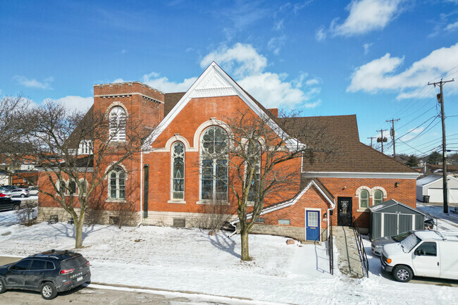 The Stroede Center for the Arts in Defiance is home to the Defiance Community Cultural Council, a non-profit organization dedicated to the promotion of the performing arts, communication, and historic preservation in Defiance.