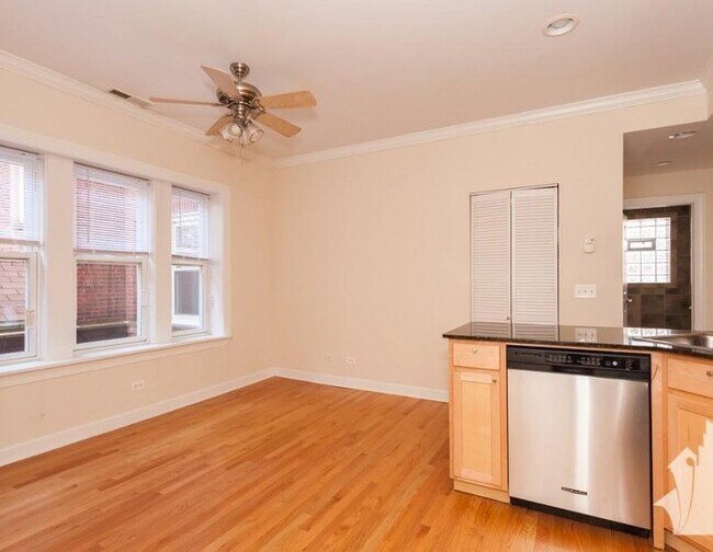 3244 N Clifton Ave unit E1, Chicago, IL 60657 - photo 3