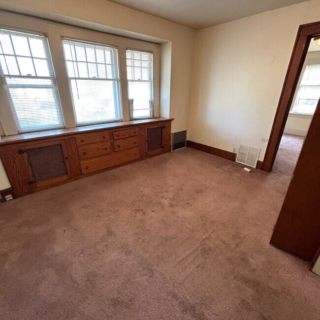 203 S Homer St unit B, Lansing, MI 48912 - photo 6