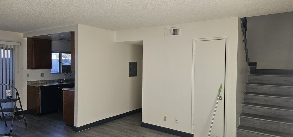 204 Grayson Way unit Singh's Apartments, Upland, CA 91786 - photo 1
