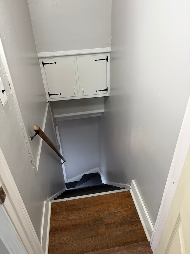 15 Essex St unit 2nd floor, Dover, NH 03820 - photo 6