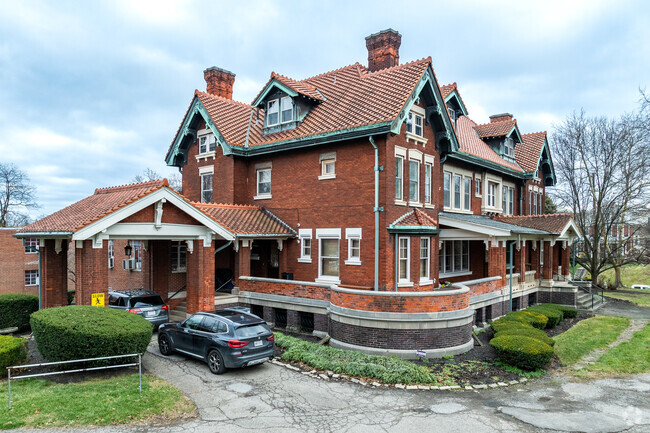 Mansion Day School is located  in Woodland Park, Columbus Ohio.