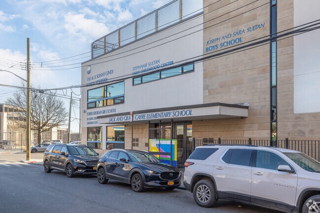 It provides a rigorous, college-preparatory education in Judaic and General Studies.