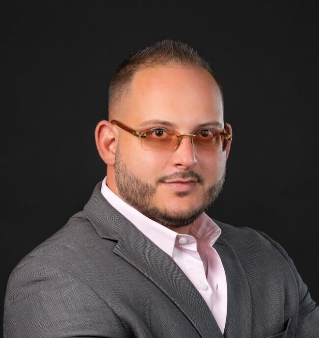 Agent Photo