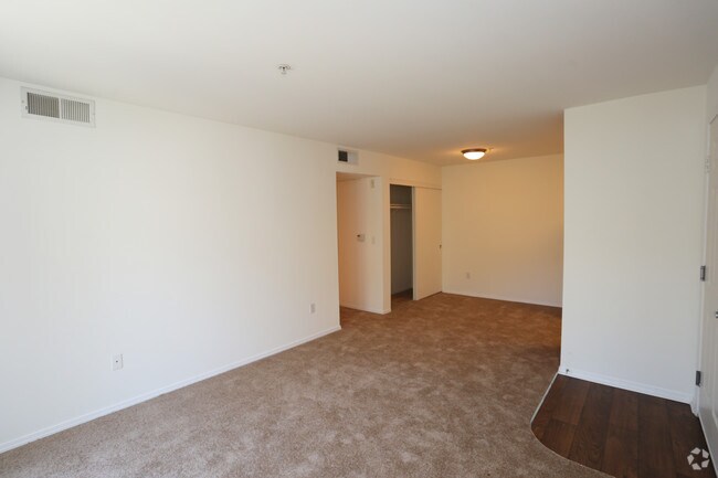 2 Br, 1 Ba-Living Room