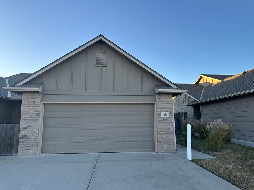 4833 N Hillside Ct, Wichita, KS 67219 - photo 1