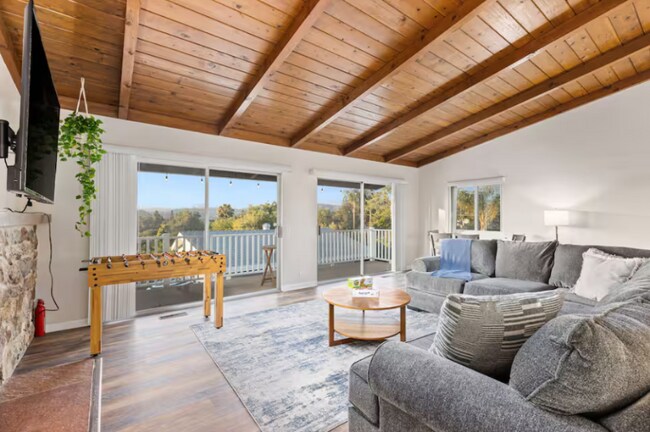 321 W Kalmia St, Fallbrook, CA 92028 - photo 3