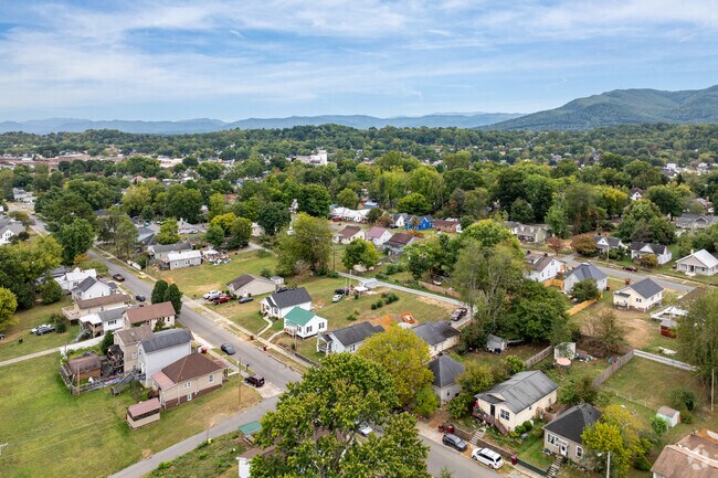 Mountain Home sits in the shadow of Buffalo Mountain.