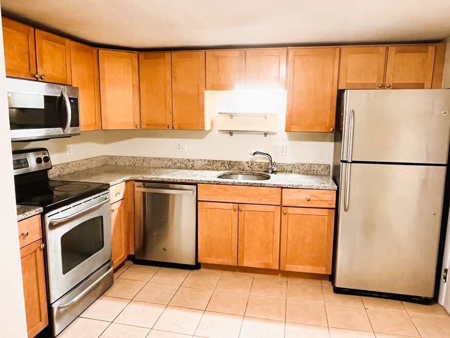 870 Haverhill St, Rowley, MA 01969 - photo 1