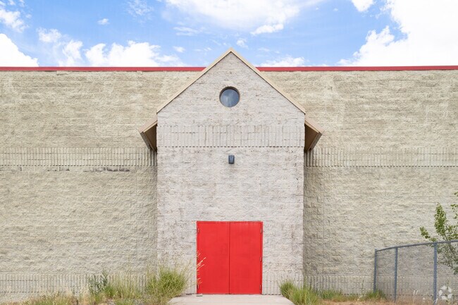 Prescott Valley's Glassford Hill Middle School receives a B on Niche.