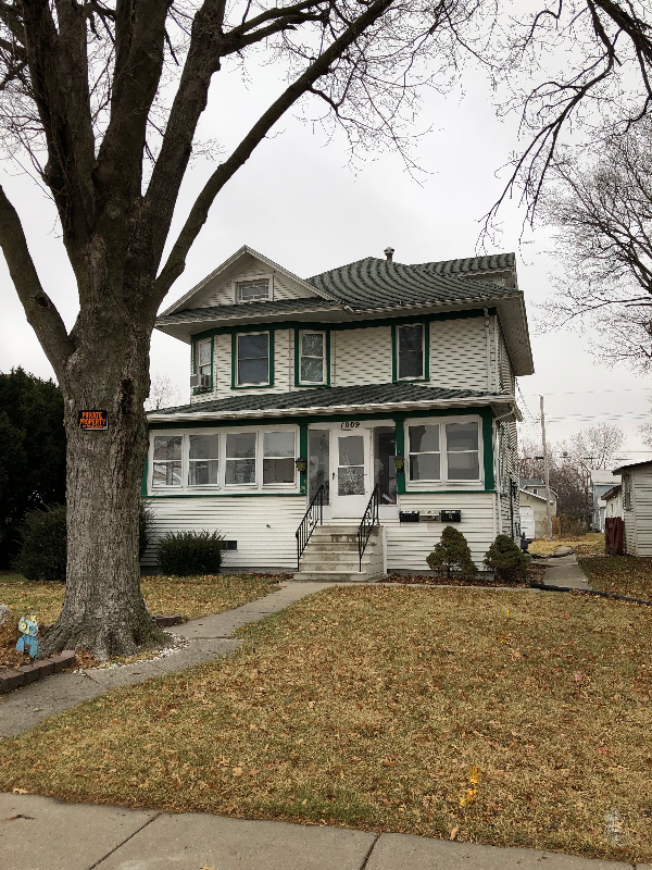 1009 Spring St Unit 1, Grinnell, IA 50112