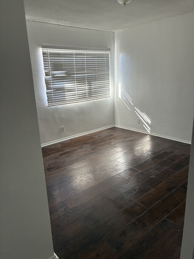 410 E 82nd St unit 2, Los Angeles, CA 90003 - photo 6