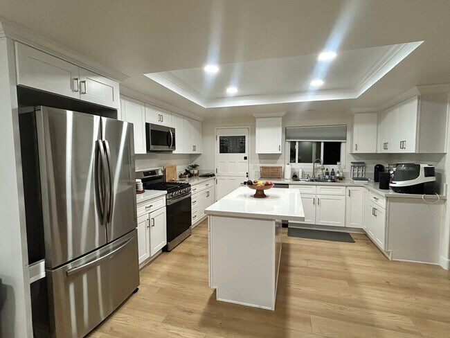 1728 Santa Ana Ave unit A, Costa Mesa, CA 92627 - photo 3