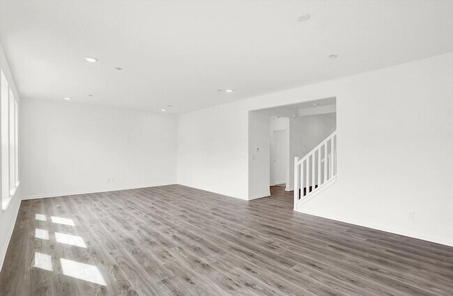 587 Bluestem Ln, New Whiteland, IN 46184 - photo 5