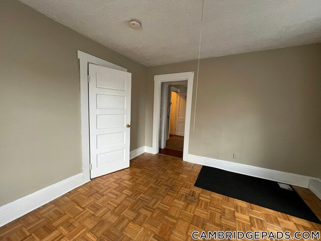 359 Windsor St unit 3, Cambridge, MA 02141 - photo 4