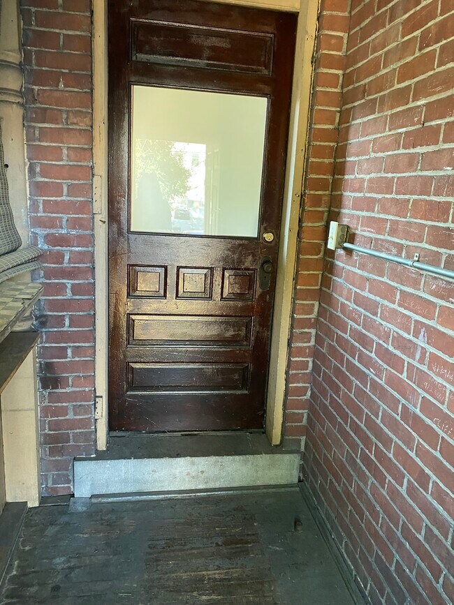 1427 Hunter Ave, Columbus, OH 43201 - photo 3