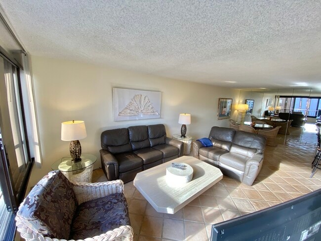 Discovery Bay Center unit 2519, Honolulu, HI 96815 - photo 6