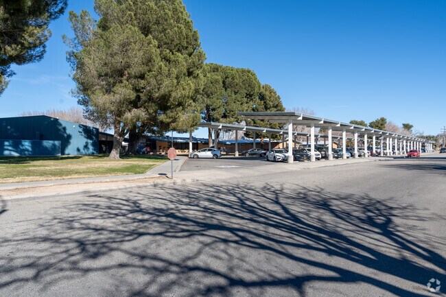 The student population of El Dorado Elementary is 655 and the school serves K-5.