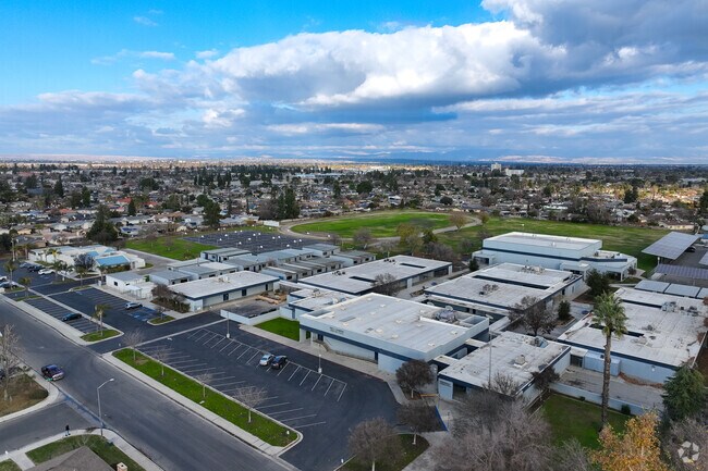 Fred L Thompson Jr High School was established in 1980 in Bakersfield, Ca.