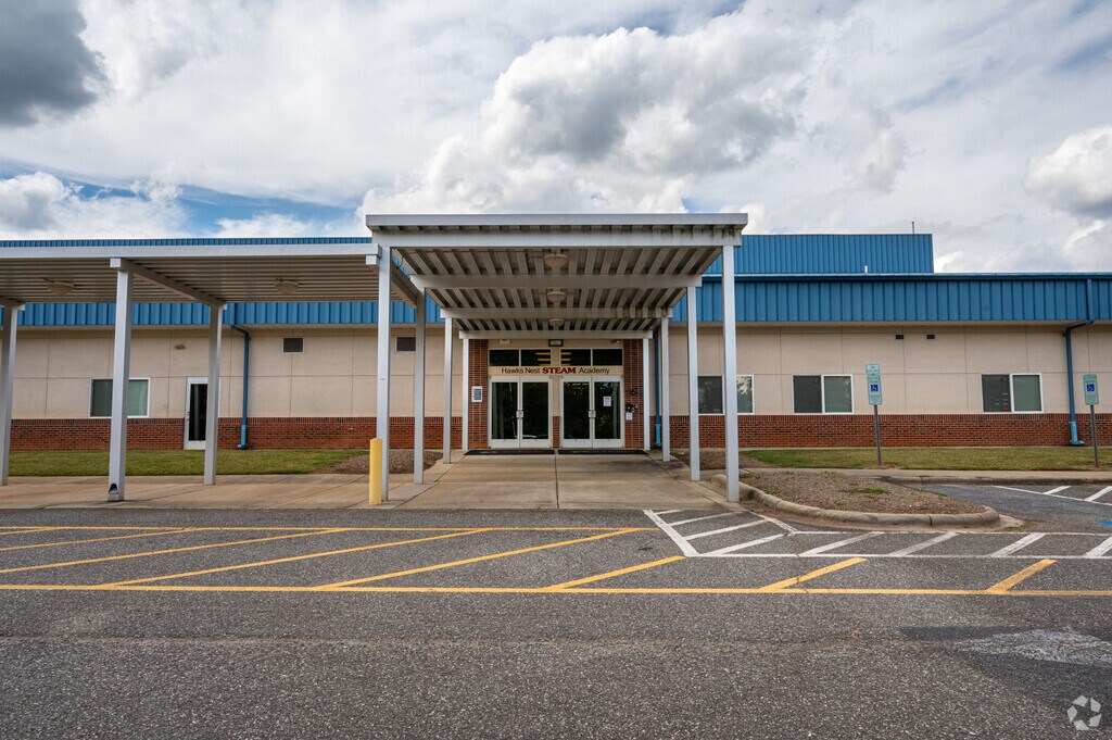 Hawks Nest STEAM Academy provides education in the neighborhood of 
Gastonia.