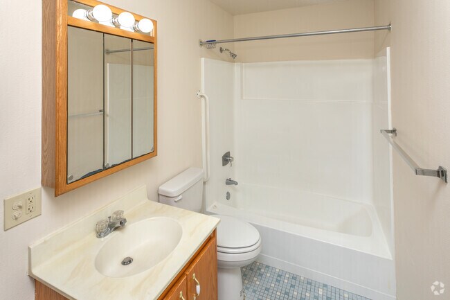 Oaks at Bentonshire, Saint Cloud, MN 56304 - photo 3