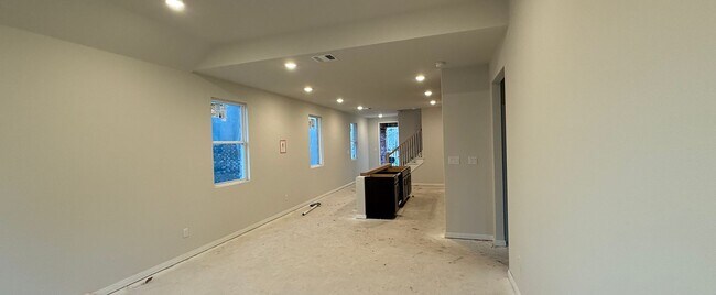 121 Baron von Gator Dr, San Marcos, TX 78666 - photo 7