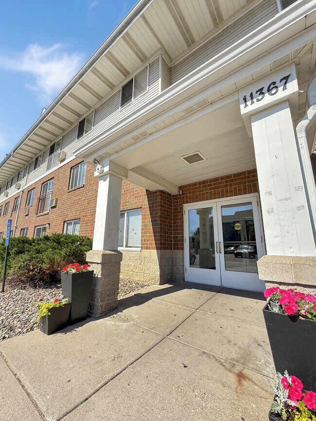 Crown Ridge Apartments, Minnetonka, MN 55305 - photo 3