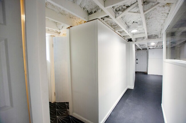 1713 E Main St unit Basement Apartment, Chattanooga, TN 37404 - photo 6