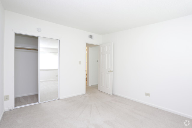 2 Bedroom - Second Bedroom