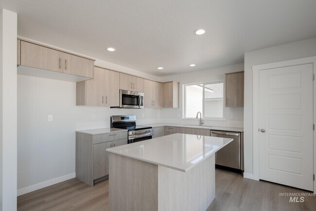 3882 W Maypearl St, Meridian, ID 83642 - photo 4