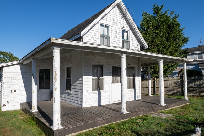 Colonial-style cottages in Onset Village blend tradition with coastal living.