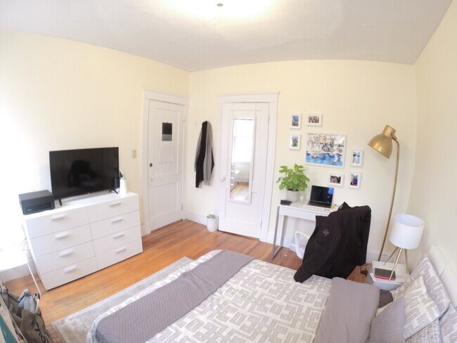 230 Freeman St unit 5, Brookline, MA 02446 - photo 7