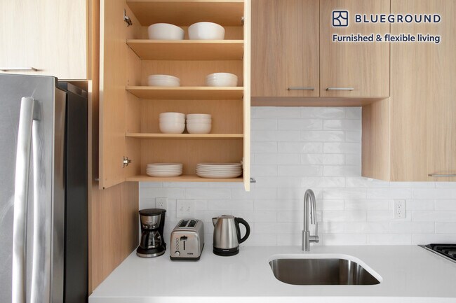 1515 Richmond Hwy unit FL12-ID445, Arlington, VA 22202 - photo 7