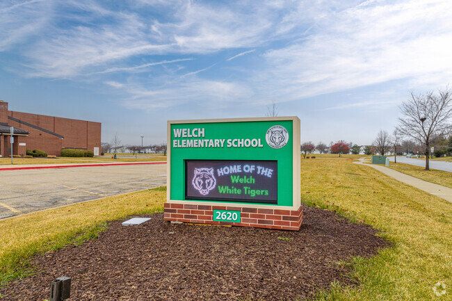 Welch Elementary School, Rankings & Reviews - Homes.com