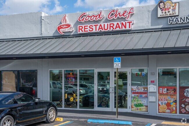 Good Chef Restaurant is a local Asian restaurant in Fontainebleau Park West.