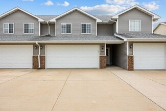 533 E Goldfinch Dr, Tiffin, IA 52340