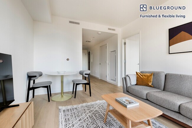 243 W 28th St unit FL16-ID2145, New York, NY 10001 - photo 2