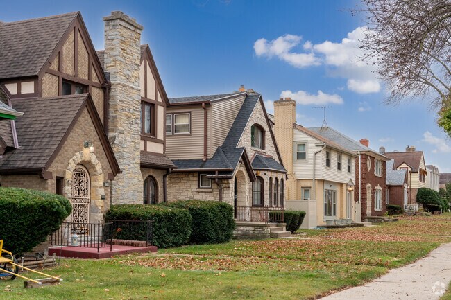 Sunset Heights showcases a blend of Colonial Revivals and Tudor style homes.