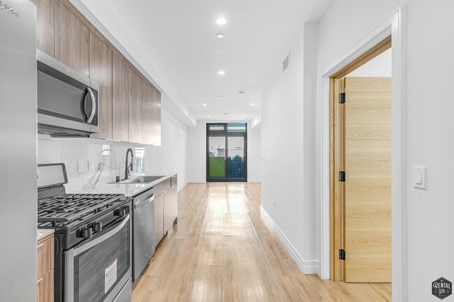 Citrine Hollywood, Los Angeles, CA 90027 - photo 2