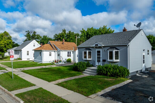 There are many one and two story homes in the Southside neighborhood.