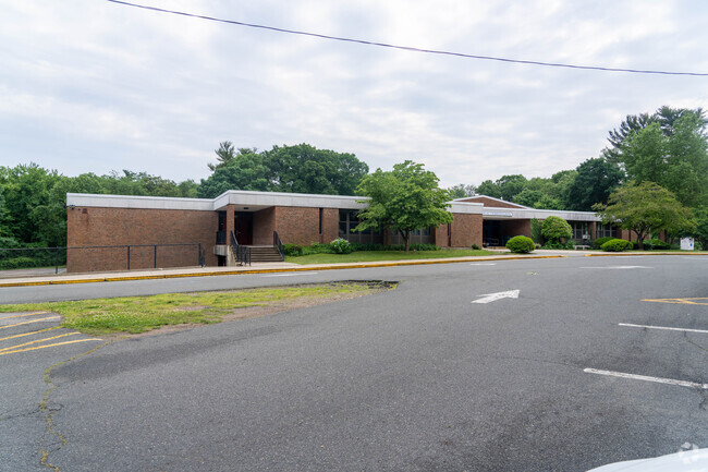 Morrison Elementary School is located in the East Braintree neighborhood of Massachusetts.