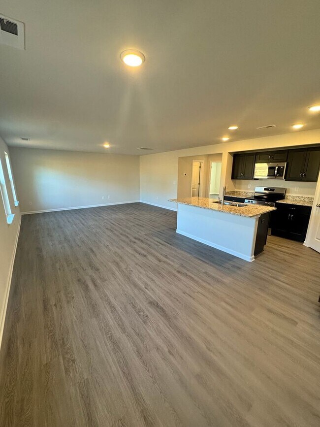 914 W Sumter St, Shelby, NC 28150 - photo 4