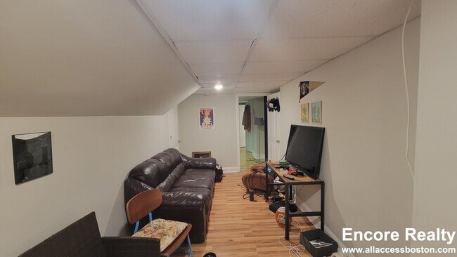 1185 Commonwealth Ave unit 107, Allston, MA 02134 - photo 6