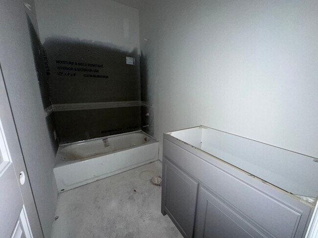 1228 Sabine River Ln, Springtown, TX 76082 - photo 6