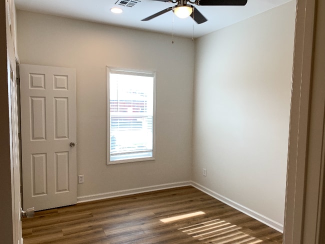 225 W 3rd St, Crowley, LA 70526 - photo 5