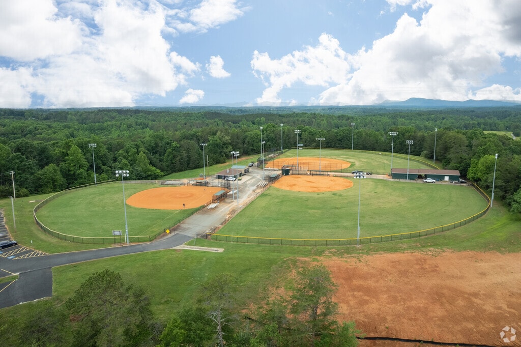 Crowe Park is located in Forest City.